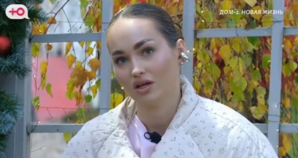 Виктория Салибекова забрала у брата подарки и не даёт ему деньги за работу няней Виктория Салибекова забрала у брата подарки и не даёт ему деньги за работу няней