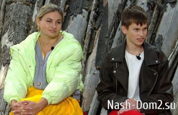 Виктория Салибекова недовольна поведением младшего брата