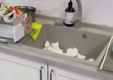 Елена Тепловодская пожаловалась на шумных соседей - Гавришова и Веронику Елена Тепловодская пожаловалась на шумных соседей - Гавришова и Веронику