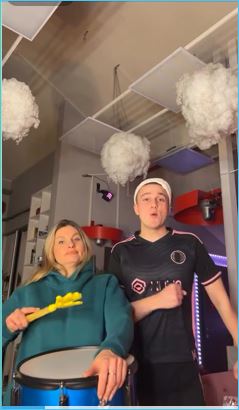 Артем Гавришов себя не на помойке нашел, желая покорить телевидение Артем Гавришов себя не на помойке нашел, желая покорить телевидение