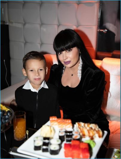 Нелли Ермолаева считает, что её контент в блоге имеет социальную значимость Нелли Ермолаева считает, что её контент в блоге имеет социальную значимость