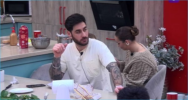 Тигран Салибеков высказался о треугольнике своей тещи Вероники Гракович Тигран Салибеков высказался о треугольнике своей тещи Вероники Гракович