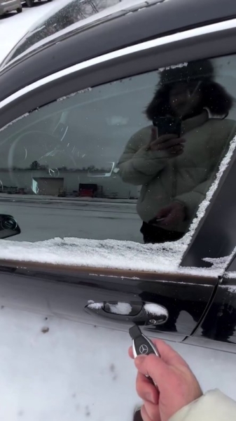 Тигран Салибеков рассказал о проблемах с машиной, купленной у Ивана Барзикова Тигран Салибеков рассказал о проблемах с машиной, купленной у Ивана Барзикова