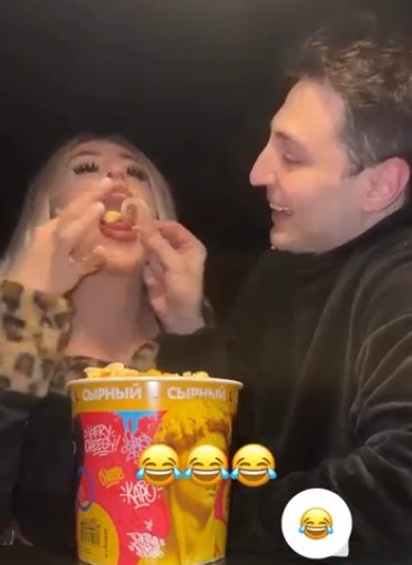 Кенели Сайкс помирилась с Оганесяном после шоу "Пусть говорят" Кенели Сайкс помирилась с Оганесяном после шоу "Пусть говорят"