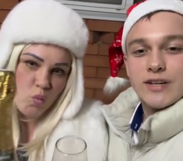 Артём Гавришов не думает о женщинах, которые по нему сохнут Артём Гавришов не думает о женщинах, которые по нему сохнут