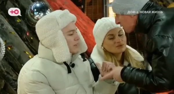 Альберт Гракович намерен отобрать у Вероники ключи от квартиры и боится ограбления Альберт Гракович намерен отобрать у Вероники ключи от квартиры и боится ограбления