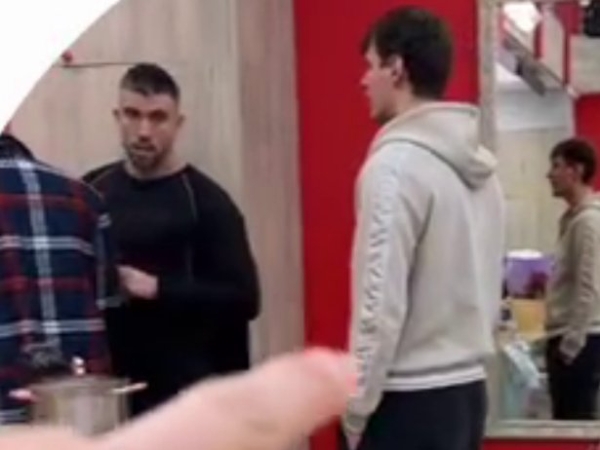 Никита Гуранда жалеет о том, что научил Рахимову готовить Никита Гуранда жалеет о том, что научил Рахимову готовить