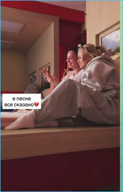 Красивая Элина Рахимова не боится конкуренции со стороны молодых участниц Дома 2 Красивая Элина Рахимова не боится конкуренции со стороны молодых участниц Дома 2