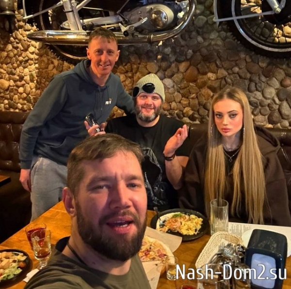 Ксения Карпова нашла общий язык с братом Альберта Гракович Ксения Карпова нашла общий язык с братом Альберта Гракович