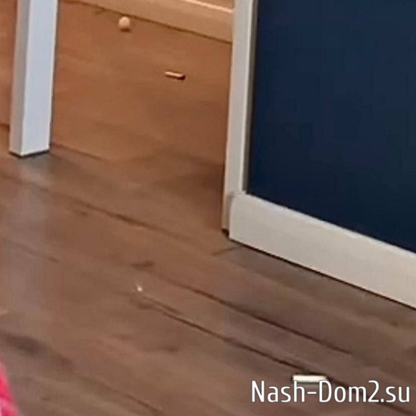 Александра Черно рекламирует любимый караоке-бар в Митино Александра Черно рекламирует любимый караоке-бар в Митино