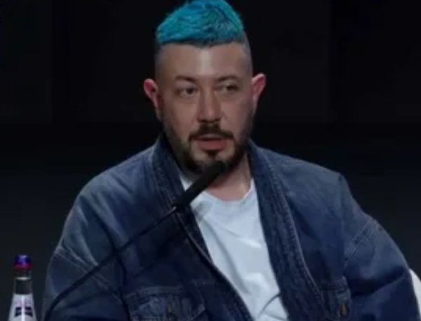 Артемий Лебедев высказался о ситуации, в которую попала Лариса Долина Артемий Лебедев высказался о ситуации, в которую попала Лариса Долина