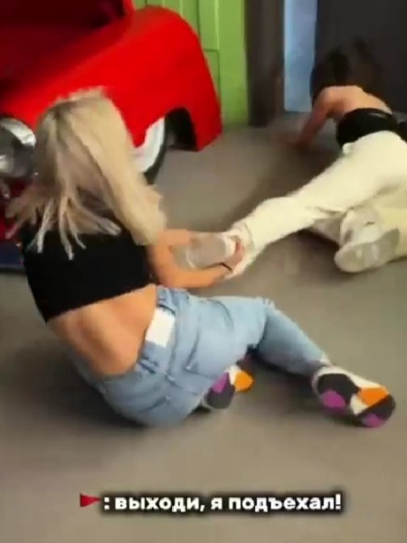 Элина Рахимова нашла новую подругу - Милану Коломеец Элина Рахимова нашла новую подругу - Милану Коломеец