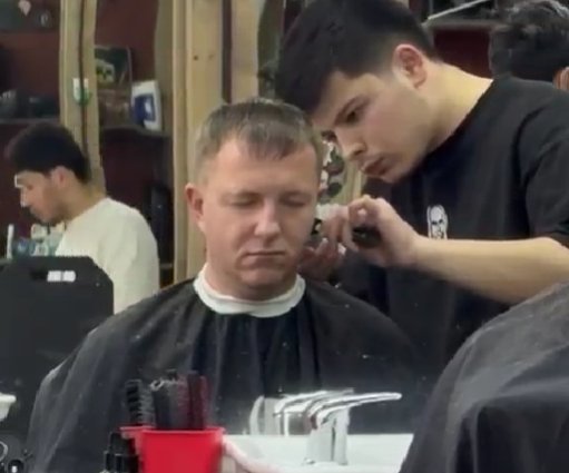 Игорь Григорьев помогает Яббарову помолодеть Игорь Григорьев помогает Яббарову помолодеть