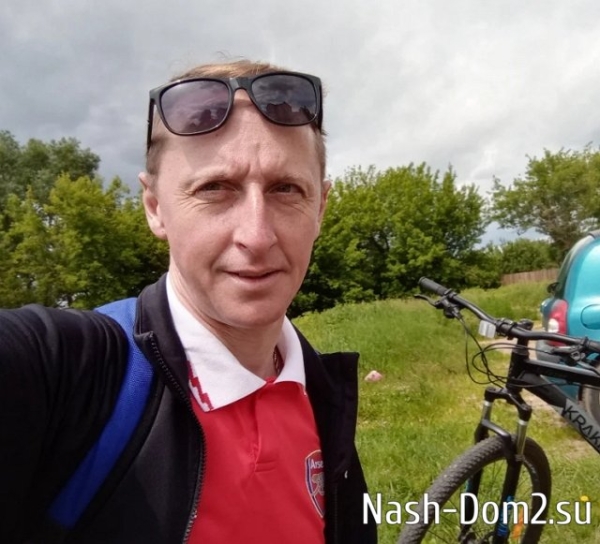 Вероника Гракович выгнала из своей комнаты Артёма Гавришова Вероника Гракович выгнала из своей комнаты Артёма Гавришова