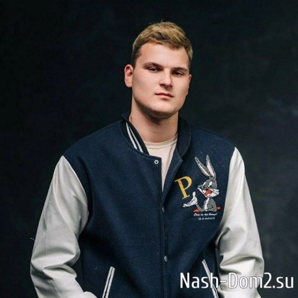 Елене Тепловодской опять не повезло с кавалером? Елене Тепловодской опять не повезло с кавалером?