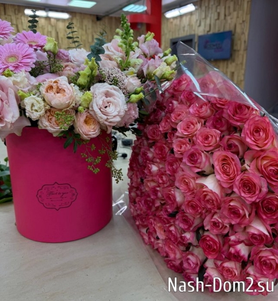 Элина Рахимова: Букеты от двух разных мужчин Элина Рахимова: Букеты от двух разных мужчин