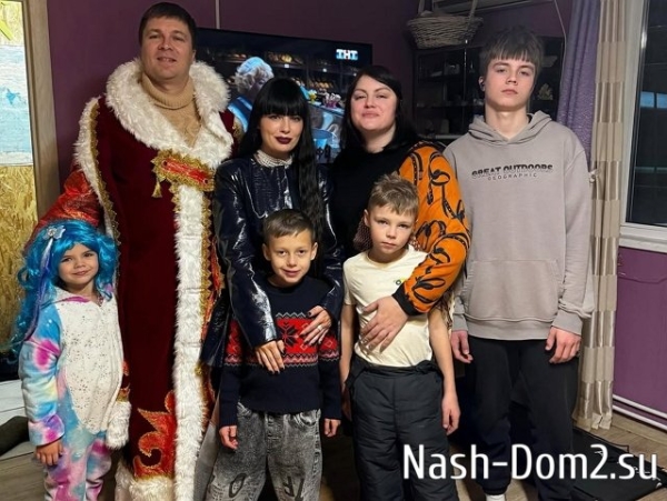 Нелли Ермолаева встречала 2026-й год без мужа Нелли Ермолаева встречала 2026-й год без мужа