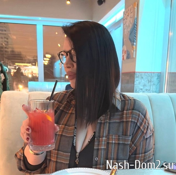 Супруги Оганесян оставили сына без новогодней ёлки Супруги Оганесян оставили сына без новогодней ёлки