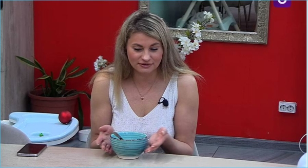 Вероника Гракович считает, что ей завидует Элина Рахимова, оставшаяся в одиночестве Вероника Гракович считает, что ей завидует Элина Рахимова, оставшаяся в одиночестве