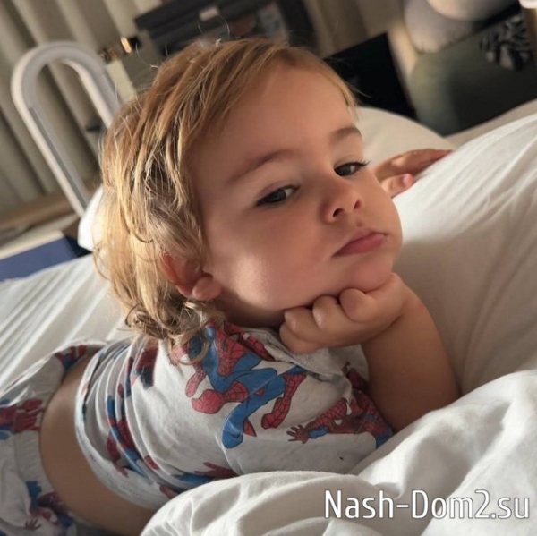 Марина Страхова показала лицо старшего сына Марина Страхова показала лицо старшего сына