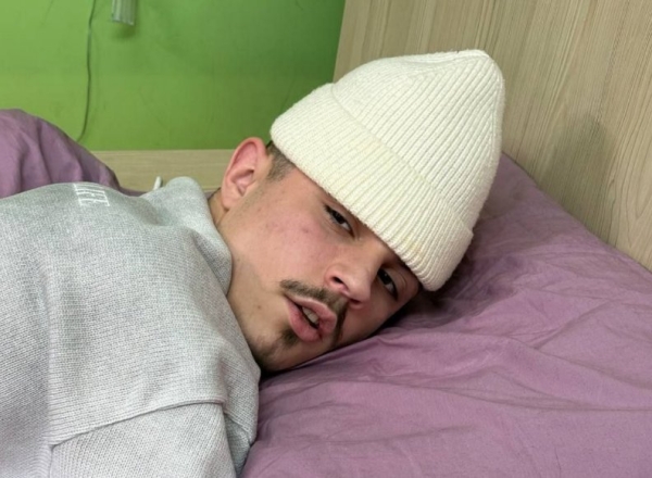 Тиграну Салибекову и Григорьеву придется переехать в мужскую спальню Тиграну Салибекову и Григорьеву придется переехать в мужскую спальню