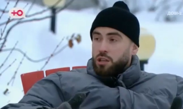 Григорьев подозревает, что на Катю Квашникову плохо влияет Элина Рахимова Григорьев подозревает, что на Катю Квашникову плохо влияет Элина Рахимова