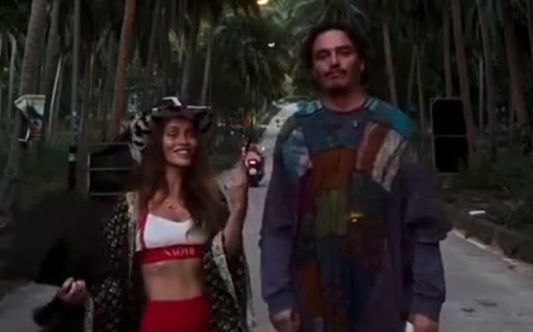 Евгений Кузин улетел на остров Панган без Кристины Бухынбалтэ Евгений Кузин улетел на остров Панган без Кристины Бухынбалтэ