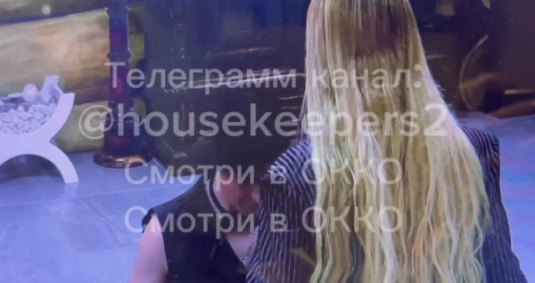 Альберт Гракович исполнил стриптиз для Ксении Карповой Альберт Гракович исполнил стриптиз для Ксении Карповой