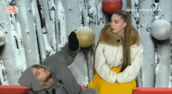 Игорь Григорьев обвинил Катю Квашникову в том, что она занимается "стукачеством" Игорь Григорьев обвинил Катю Квашникову в том, что она занимается "стукачеством"