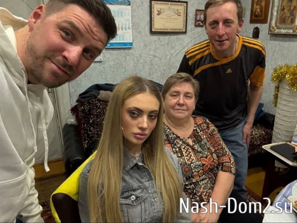 Альберт Гракович отвёз Ксению Карпову в родной Борисов Альберт Гракович отвёз Ксению Карпову в родной Борисов