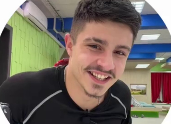 Гуранда решил занять место Артёма Гавришова и поцеловал Веронику Гуранда решил занять место Артёма Гавришова и поцеловал Веронику