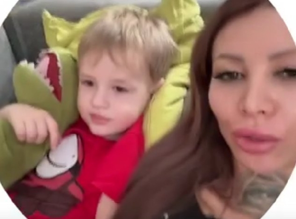 Клавдия Безверхова переехала от Романа Шкуро к своей маме и бабушке Клавдия Безверхова переехала от Романа Шкуро к своей маме и бабушке