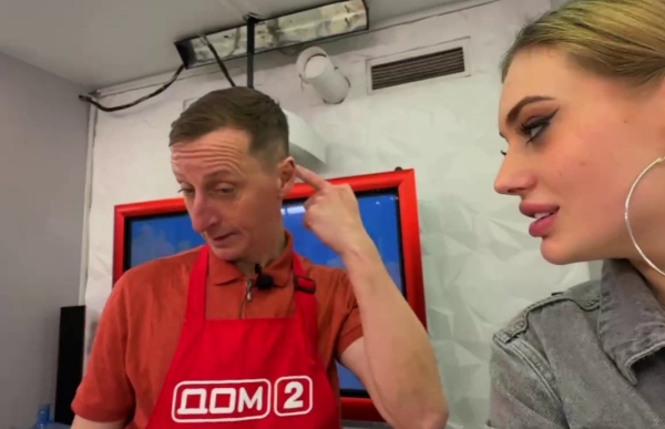 Ксении Карповой не нравится наступать на грабли, но она не уходит от Альберта Ксении Карповой не нравится наступать на грабли, но она не уходит от Альберта