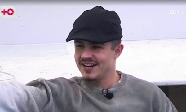 Никита Гуранда отмечает покупку автомобиля Никита Гуранда отмечает покупку автомобиля