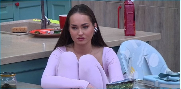 Стало известно, что Тигран Салибеков запрещает ночевать в своей квартире жене и сыну Леончику Стало известно, что Тигран Салибеков запрещает ночевать в своей квартире жене и сыну Леончику