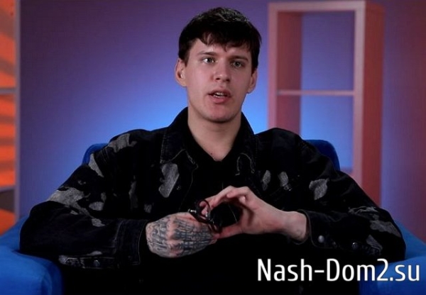 Элина Рахимова «присматривает» за Степаном Карповым Элина Рахимова «присматривает» за Степаном Карповым