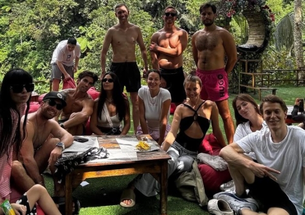 Нелли Ермолаева не смогла отдохнуть на Бали и столкнулась женской завистью Нелли Ермолаева не смогла отдохнуть на Бали и столкнулась женской завистью