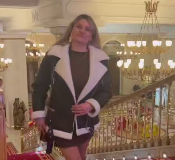 Артём Гавришов поздравил Веронику Гракович с Днём влюбленных Артём Гавришов поздравил Веронику Гракович с Днём влюбленных