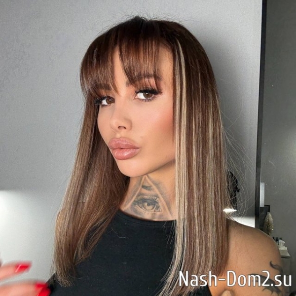 По словам Элины Рахимовой, Клава Безверхова «досыпает» с её бывшими По словам Элины Рахимовой, Клава Безверхова «досыпает» с её бывшими