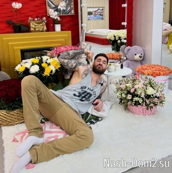 Никита Гуранда не спешит радоваться заселению с новенькой Никита Гуранда не спешит радоваться заселению с новенькой