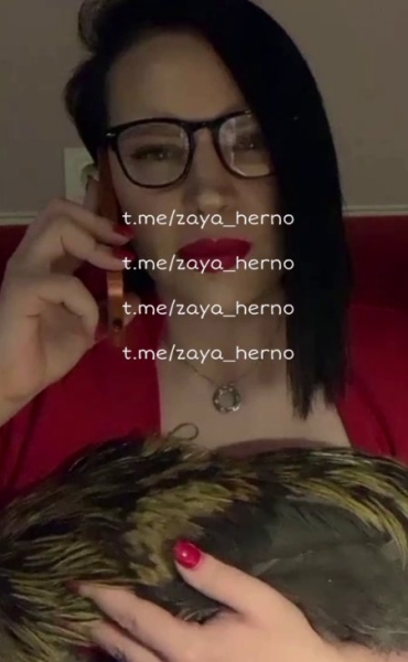 Саша Черно лишилась поддержки поклонников из-за петуха Саша Черно лишилась поддержки поклонников из-за петуха