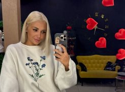 Элина Рахимова расплакалась из-за того, что потеряла свою поддержку на доме 2 Элина Рахимова расплакалась из-за того, что потеряла свою поддержку на доме 2