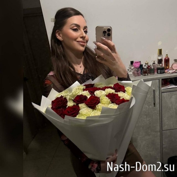 Ольга Рапунцель: Цветы мне к лицу Ольга Рапунцель: Цветы мне к лицу