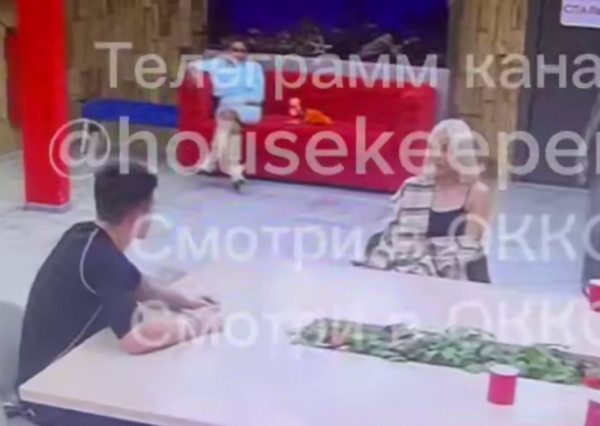 Никита Гуранда решил соблазнить Элину Рахимову. И снова бросить? Никита Гуранда решил соблазнить Элину Рахимову. И снова бросить?