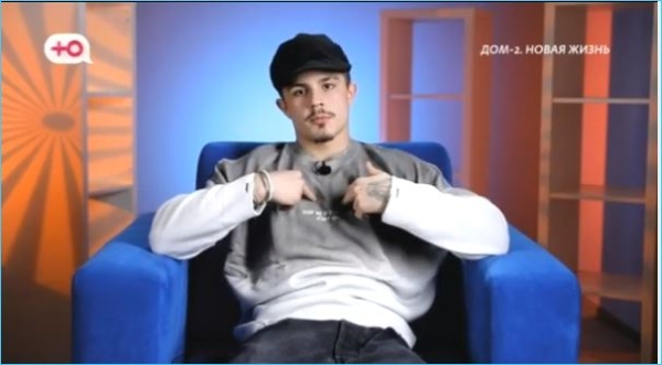 Никита Гуранда смеется над попытками контроля со стороны Элины Рахимовой Никита Гуранда смеется над попытками контроля со стороны Элины Рахимовой