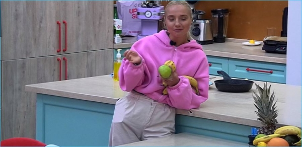 Не только Никиту Гуранду нахваливает Настя Филиппова Не только Никиту Гуранду нахваливает Настя Филиппова