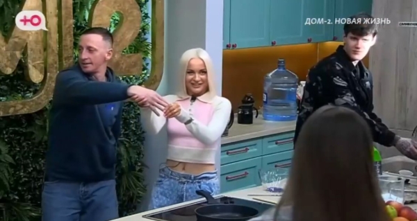 Стало известно, как Альберт Гракович защищается от Ксении Карповой Стало известно, как Альберт Гракович защищается от Ксении Карповой