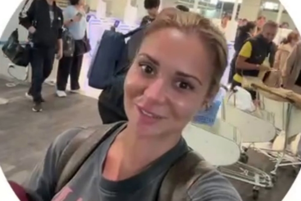 Елена Тепловодская рада, что Илья Яббаров купил ей фрукты в дорогу Елена Тепловодская рада, что Илья Яббаров купил ей фрукты в дорогу