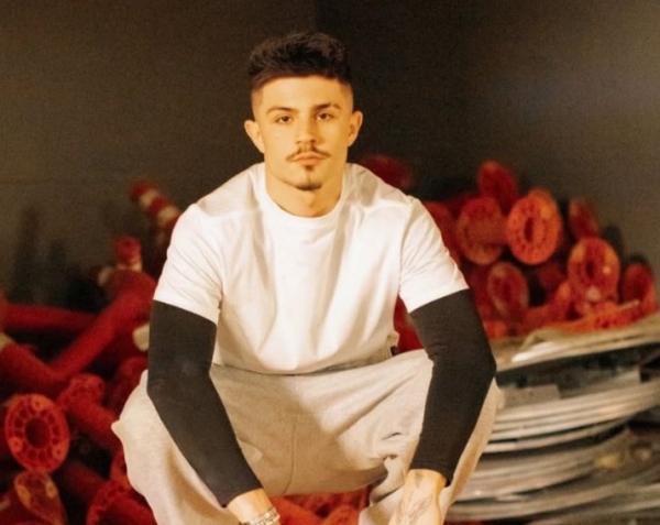 Элина Рахимова пожаловалась на плохую обстановку в коллективе Дома 2 Элина Рахимова пожаловалась на плохую обстановку в коллективе Дома 2