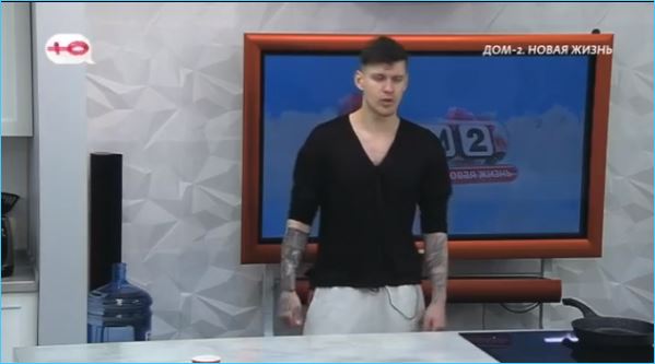 За стремление научить танцевать Степан Карпов получил в лоб За стремление научить танцевать Степан Карпов получил в лоб